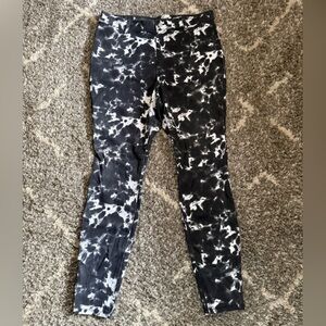 Time and Tru Black and White Tie-Dye Leggings